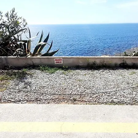 Meda Chica Canyelles, Costa Brava Roses