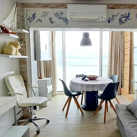 Meda Chica Canyelles, Costa Brava Apartment Roses